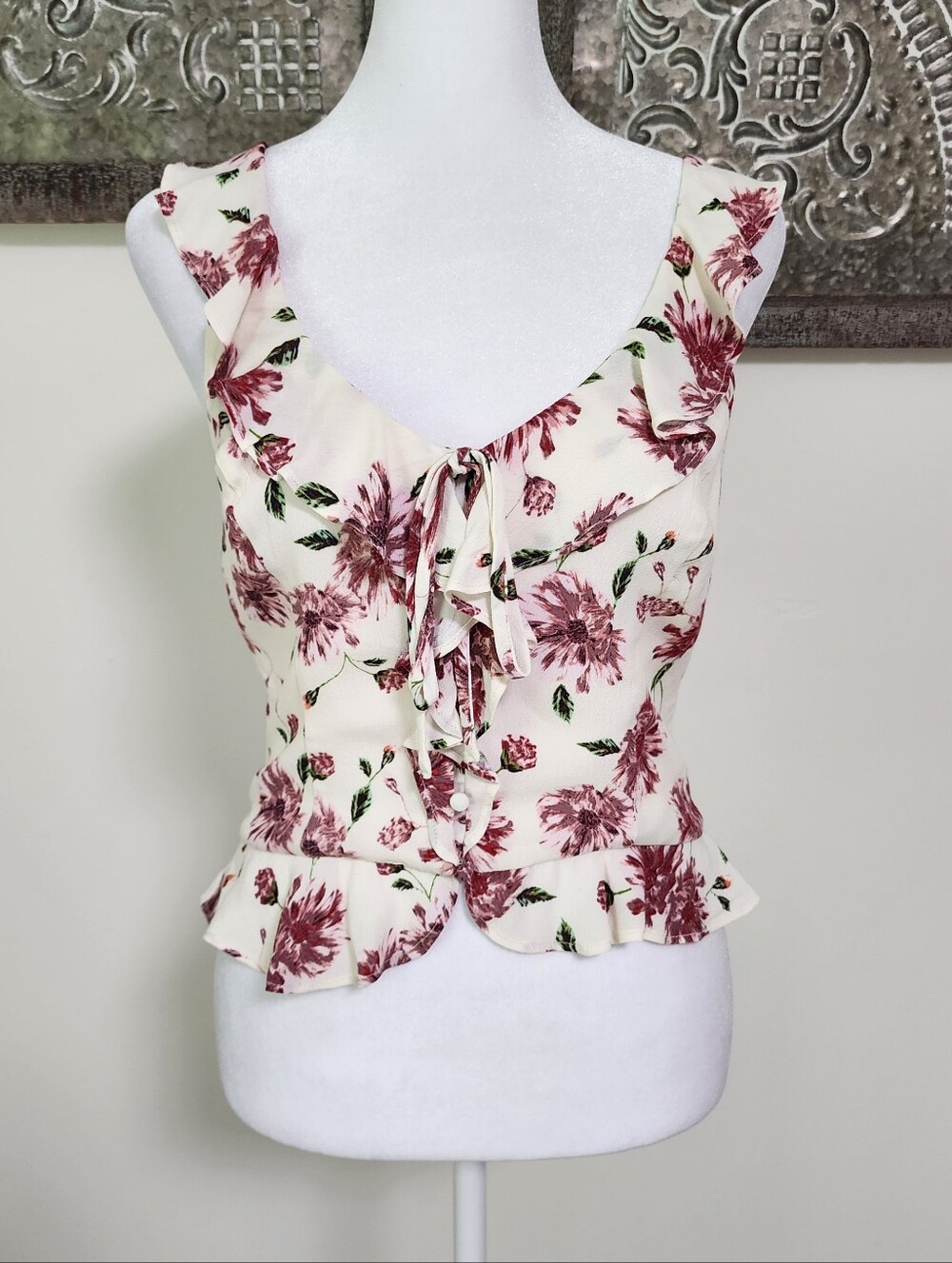 Astr The Label Cream & Burgundy Floral Ruffle Button Front Top Med Garden Fairy